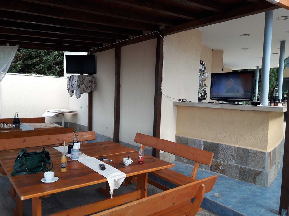 Ресторант до плажа в с. Равда под наем