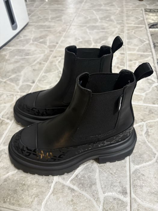 Karl lagerfeld боти