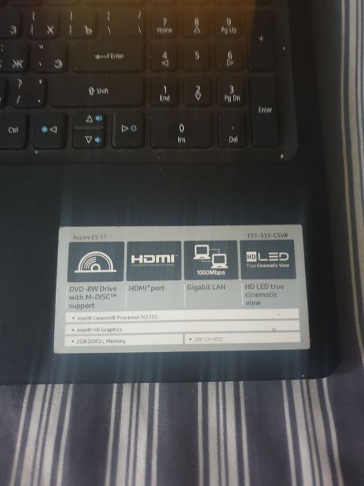 Продам ноутбук aser в идеальном состояние