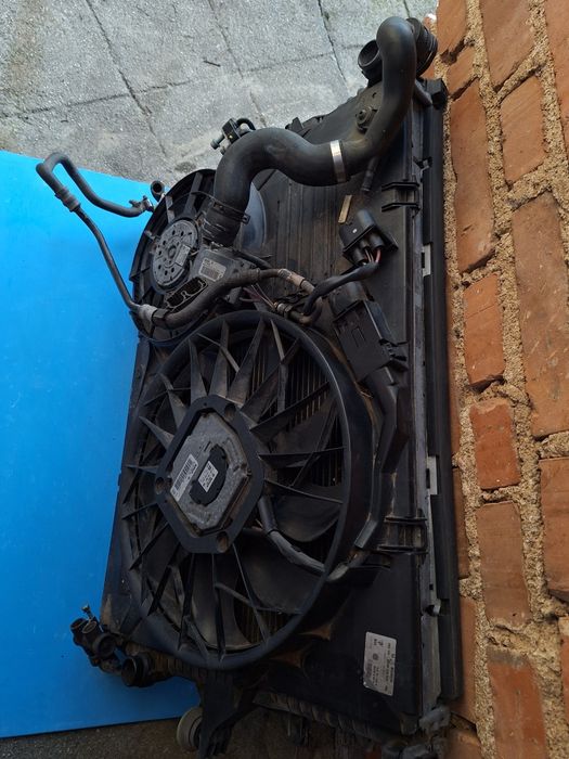 VW Touareg V10 5.0tdi  климатичен и воден радиатор супер здрави и упр