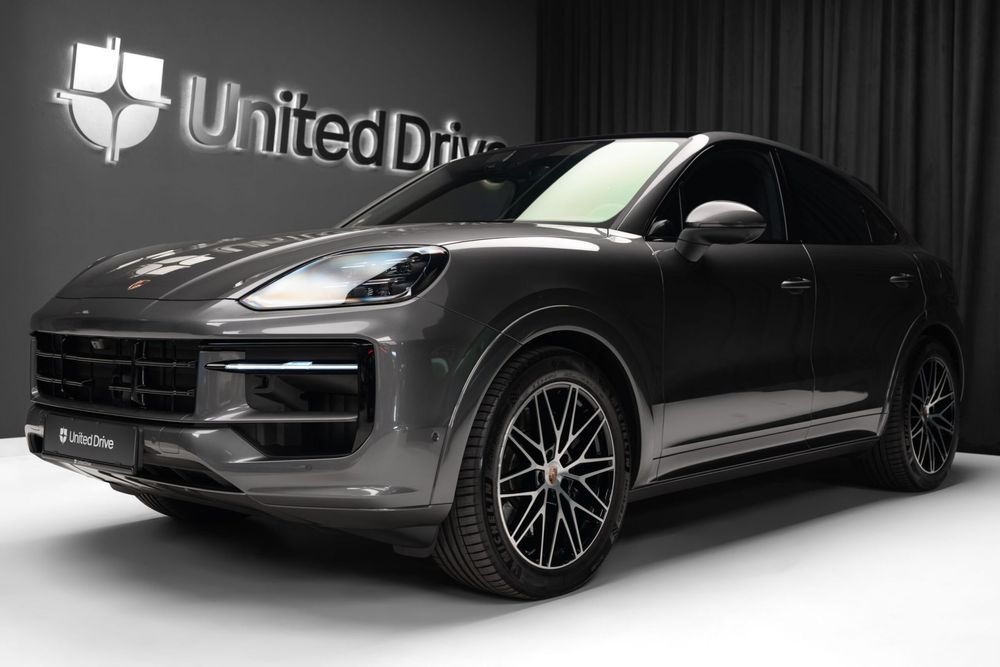 Porsche Cayenne Coupe Porsche Cayenne Coupe S e-Hybrid