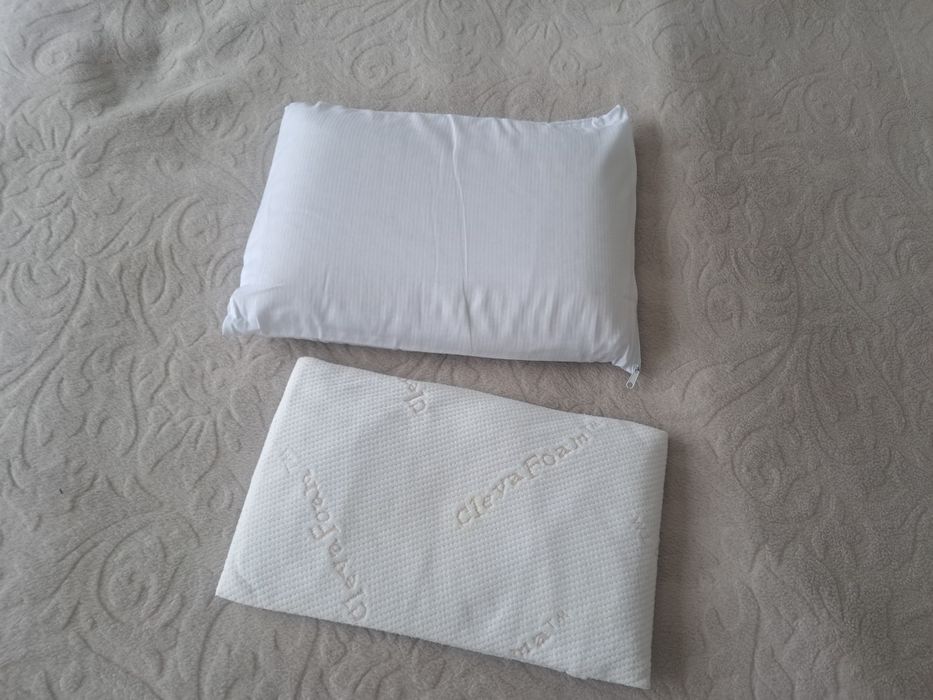 2 бр. възглавници за бебе - височина 3 см и 7 см.