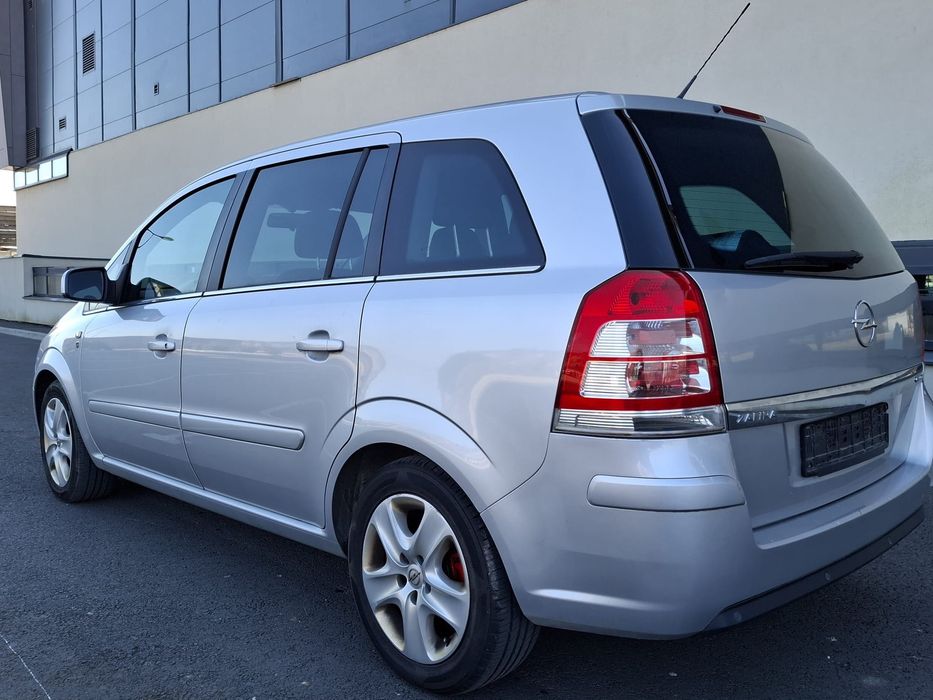 Vând Opel ZAFIRA 7 locuri