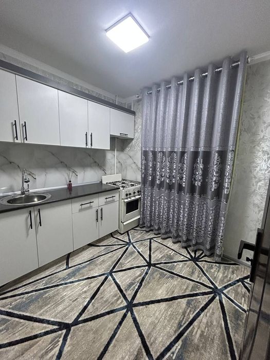 Tojmahal tomonda 2 xonalik uy sotiladi