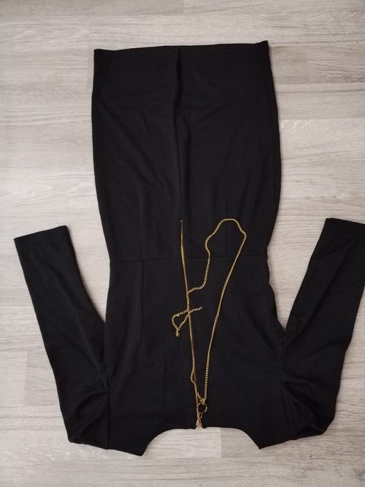 Рокля с 3/4ръкави и ефектен гръб