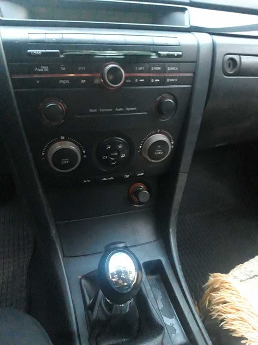 Мазда  3 - Само на части