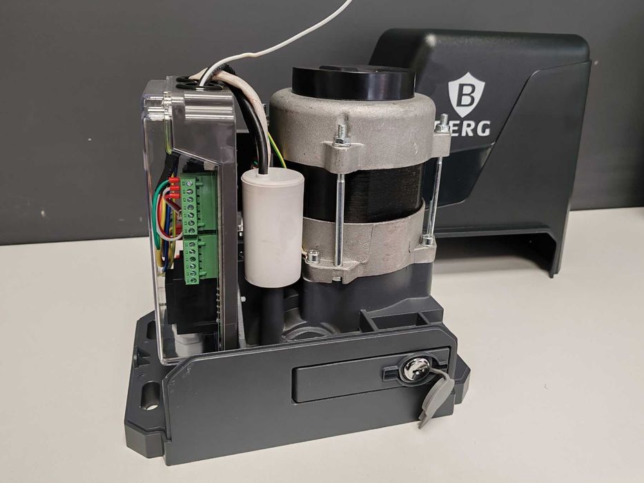 BERG - Автомат за гаражна плъзгаща се врата GT2000AC  до 2000 кг.