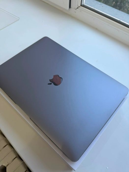 Срочно продам MacBook в идеальном состоянии