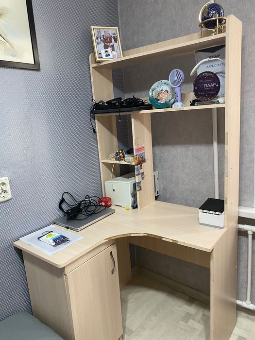 Компьютерный стол для подростков