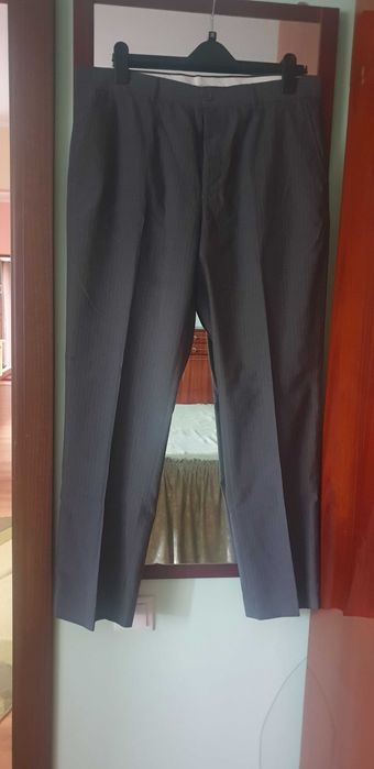 Vind pantaloni clasici bărbătești noi, subtiri