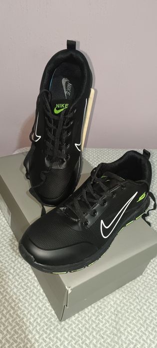 Кроссовки Nike...