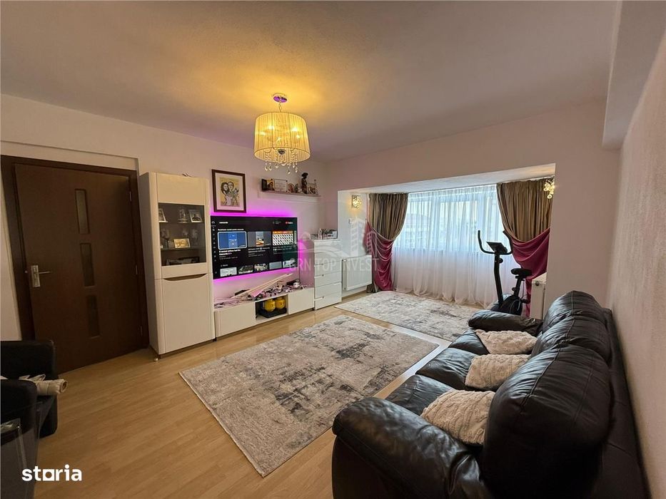 Apartament decomandat cu 3 camere si 2 bai in Turnisor