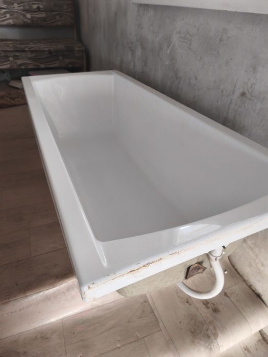 Продается ванна с ножками