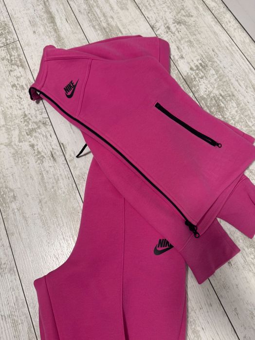 Спортни дрехи Nike