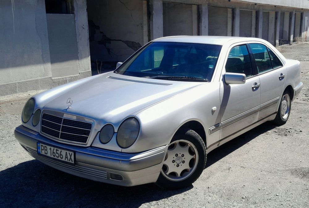 Мерцедес е230 Газ Бензин