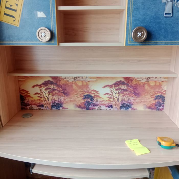 Школьный стол с полками