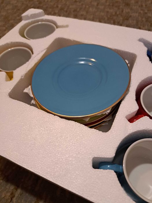 Сервиз за кафе ,12 части многоцветен