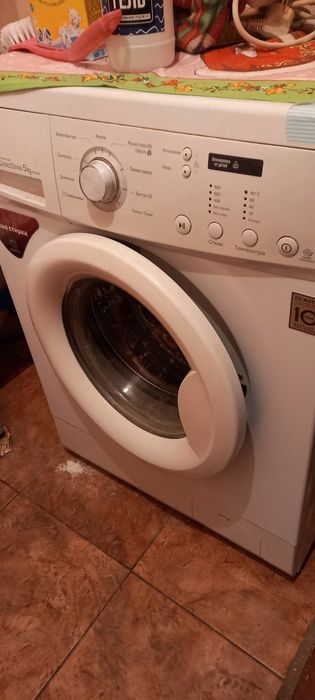 Продам стиральную машину LG