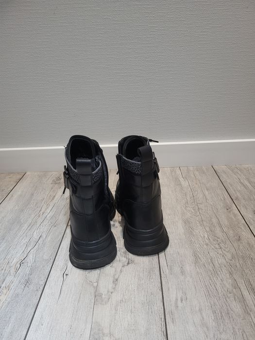 Зимние  ботинки для девочек