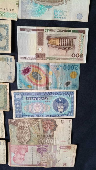 colectie 35 bancnote vechi din care 11 ROMANIA