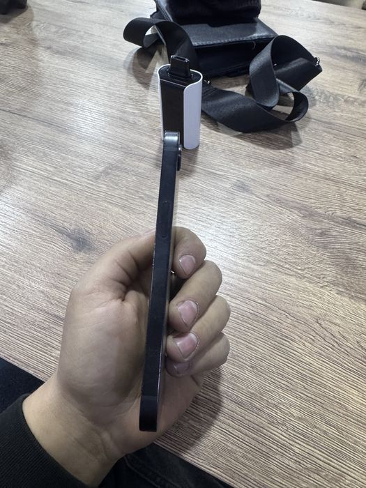 Iphone 16e с гаратнией