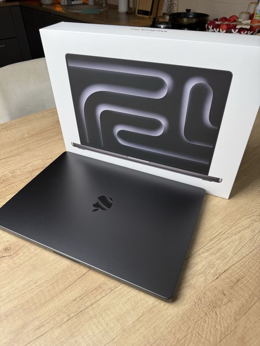 Macbook Pro 16”  M4 Max + Garantia icare+ 2027