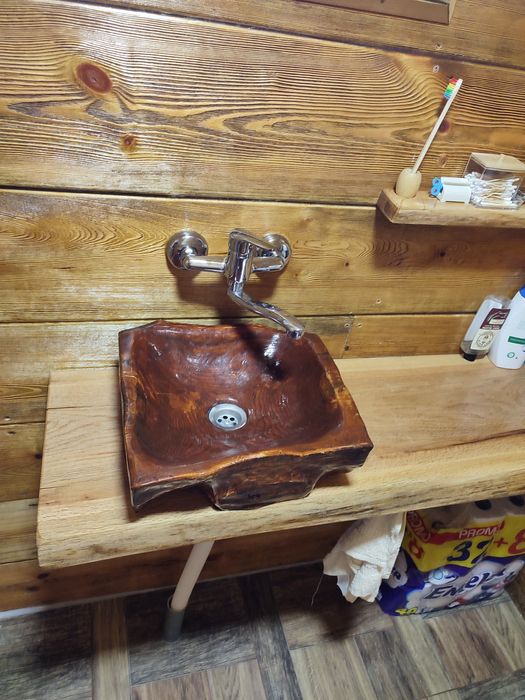 Мивки от естествено дърво