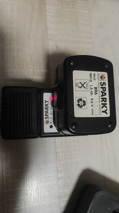Работещ винтоверт Sparky - пълен комплект, работещи батерии.