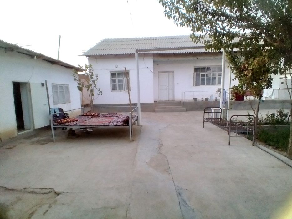 Xovli uy sotiladi