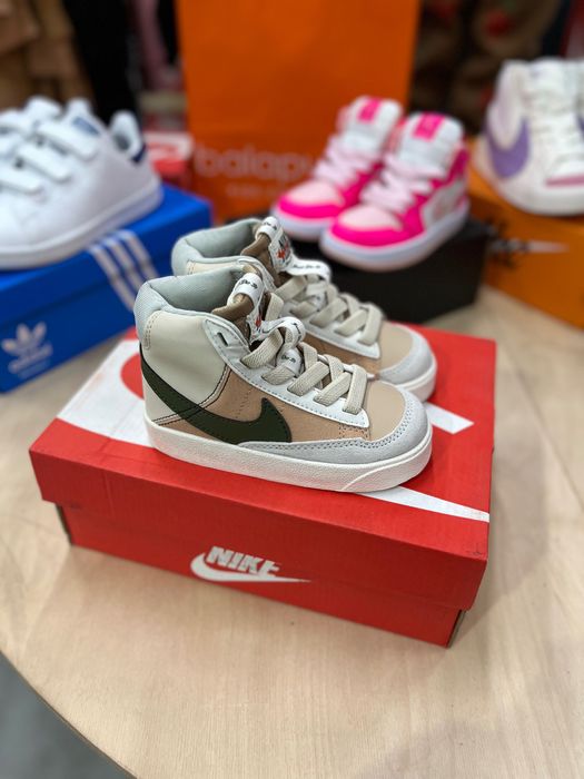 Детская обувь - кроссовки для детей