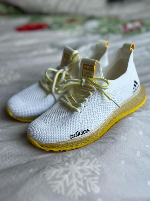 Жълти маратонки Adidas