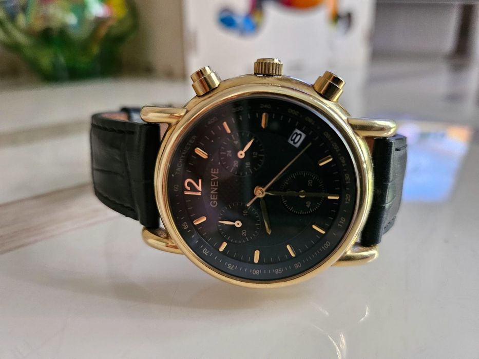Золотые часы с хронографом