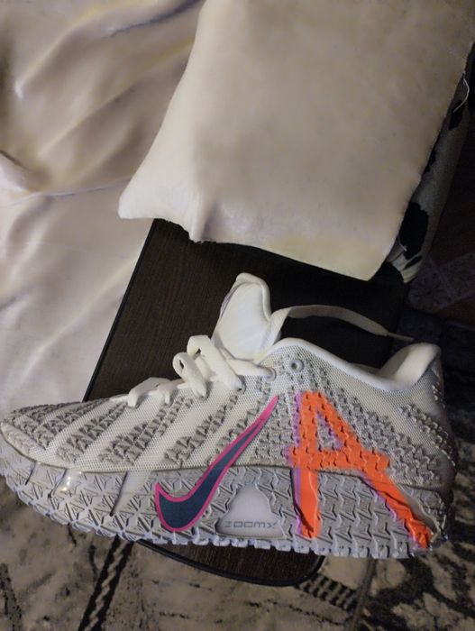 В г.Балхаш продам кроссовки