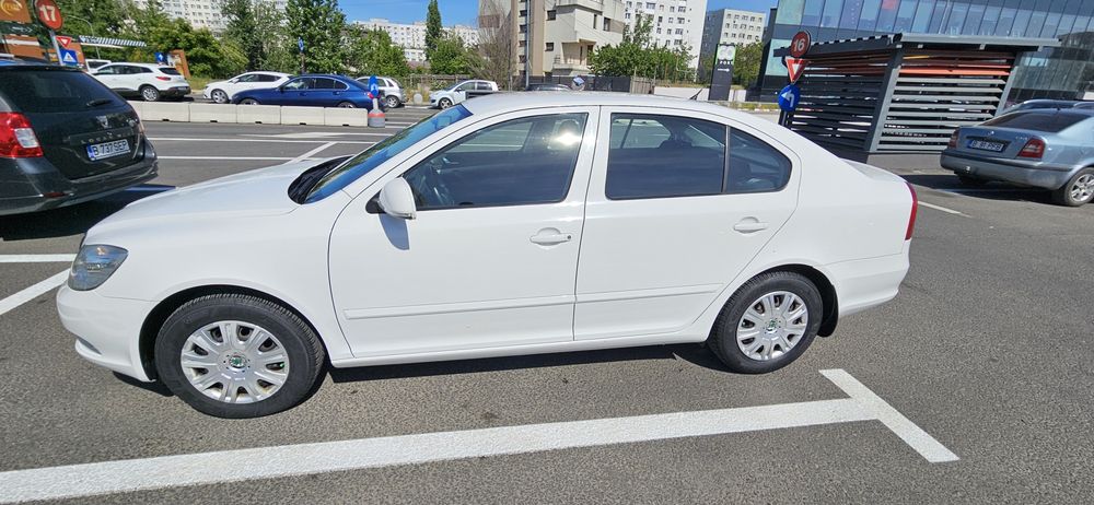 SKODA Octavia 2012 — imagine 4