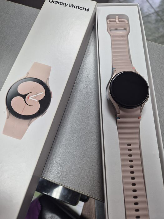 Часовник Samsung watch 4