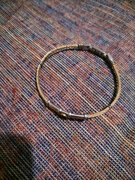 Стоманени гривни