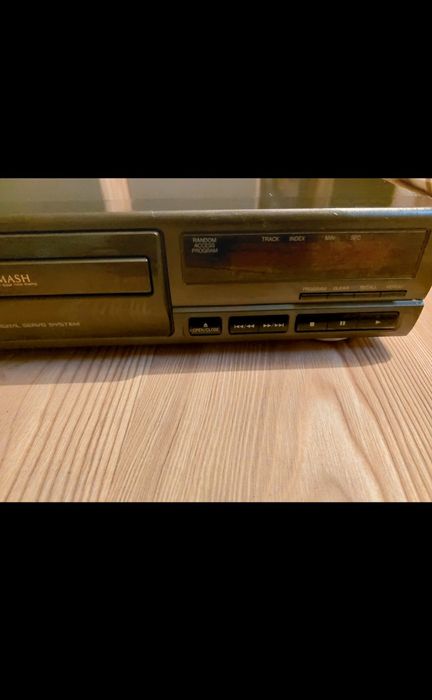 CD Player audio Technics

SL-PG380A