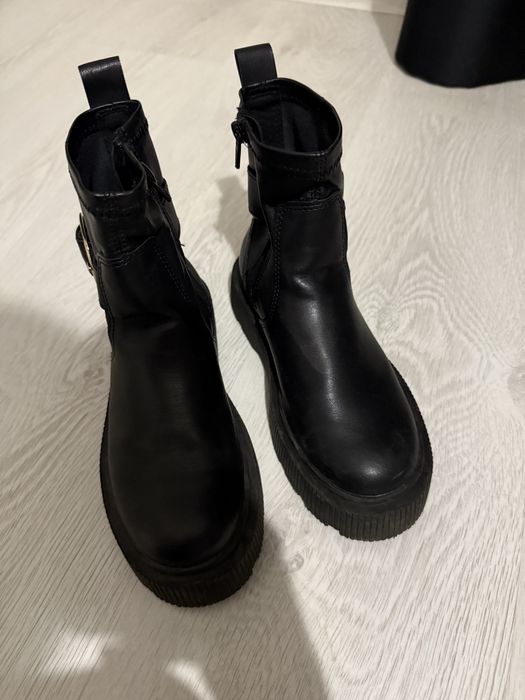 Боти за момиче на Зара