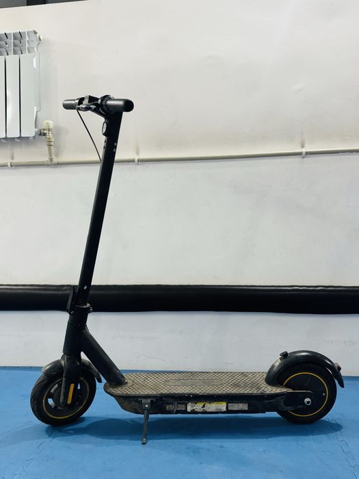 Продам самокат ninebot A3