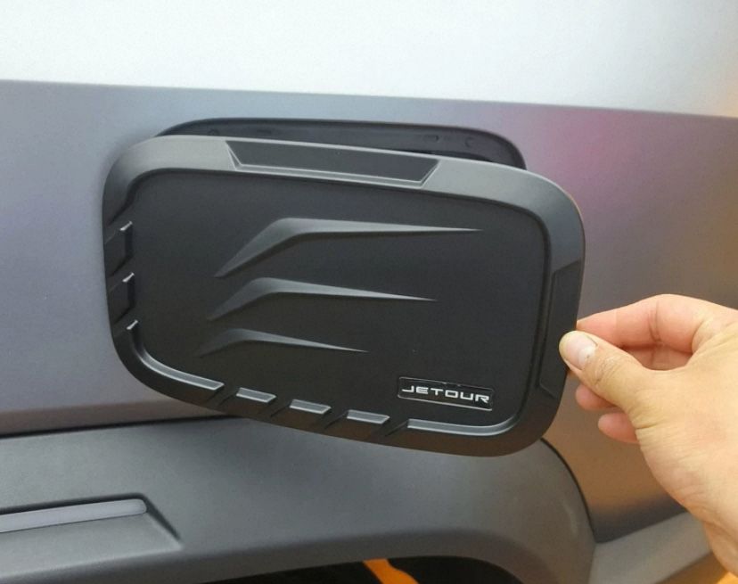 JETOUR T2. Накладка на крышку бака