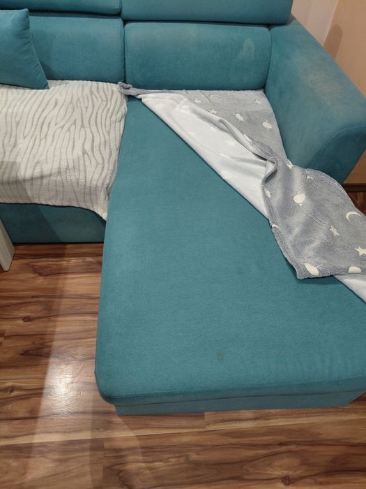 Разтегателен ъглов диван