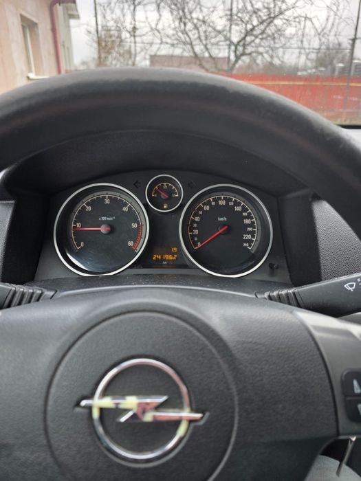 Opel Astra H , mai multe detalii in privat