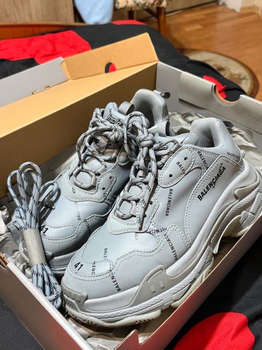 Balenciaga triple s full box
