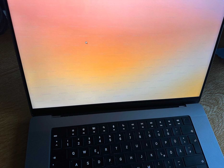 16.2’Macbook Pro 16 2021 M1 Pro/16GB Ram/512GB SSD