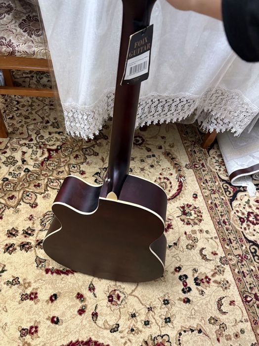 Акустическая гитара