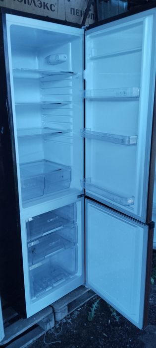 Холодильник в РАБОЧЕМ состоянии