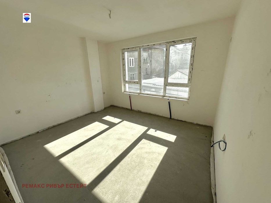 Продава се Тристаен апартамент в Русе, Център - 134 кв.м за 784 €/кв.м - Снимка #3