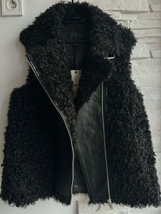 Елегантно преходно  палто и елек с каракул  Zara