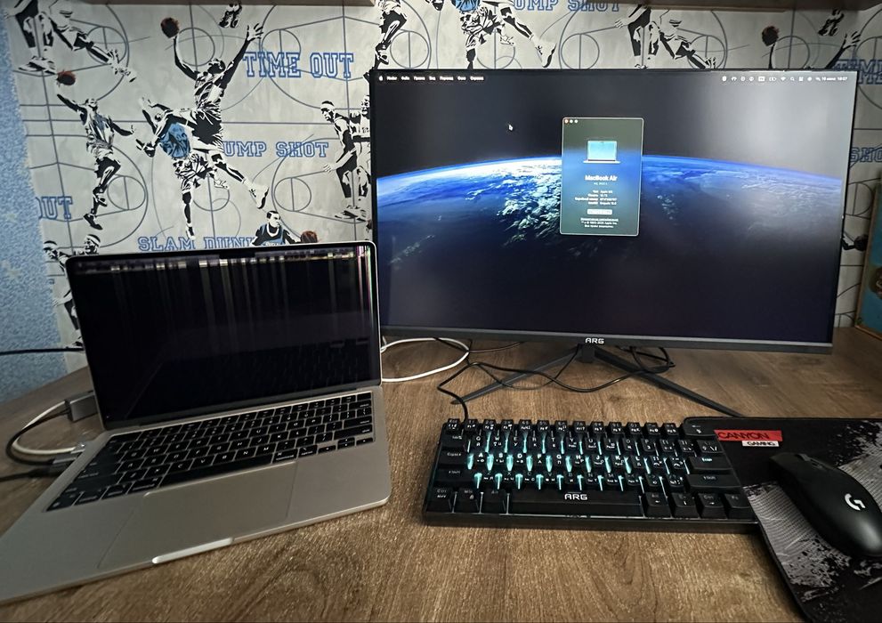 Продам Macbook M2 2022
