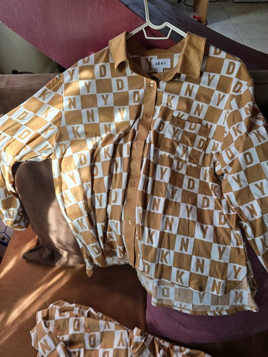 Нова пижамата от две части на DKNY